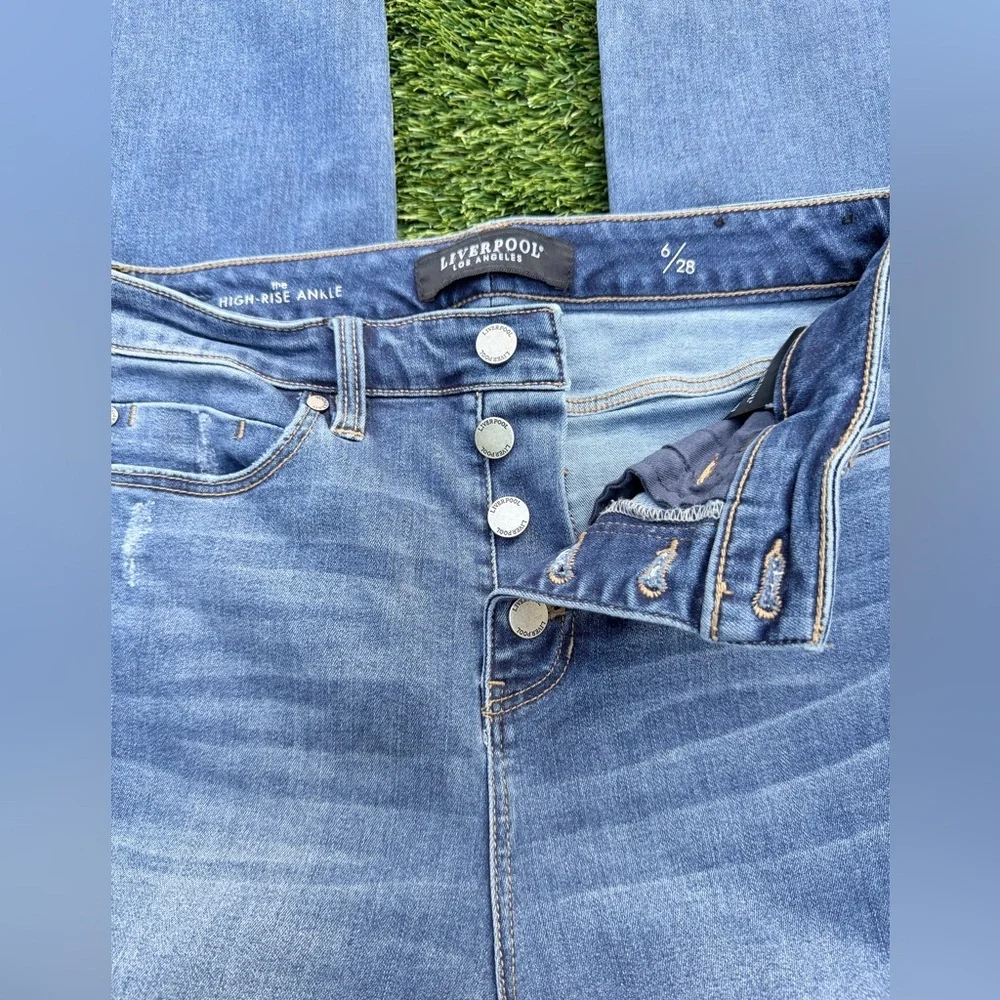 Liverpool Light Blue The High Rise Ankle Denim Jeans - Picture 2 of 9